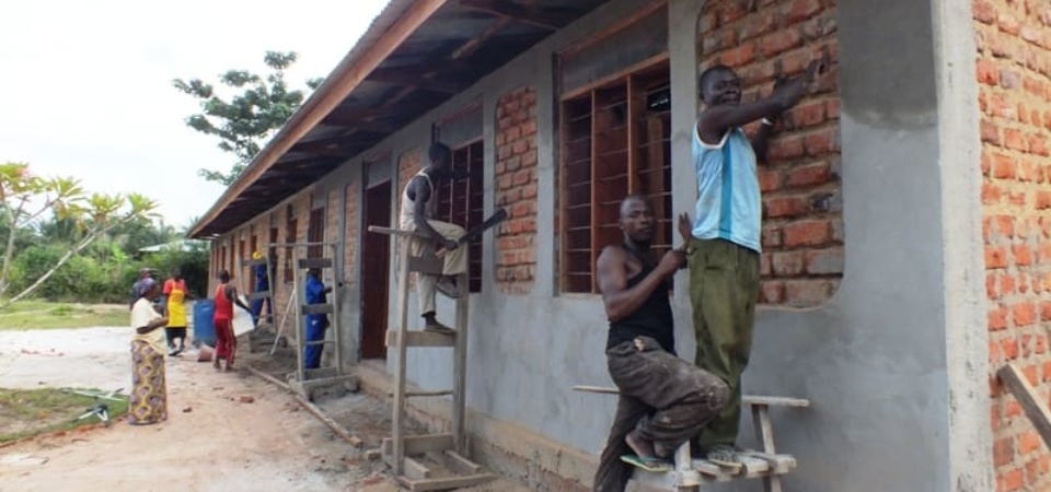005 18-04-2013 fasi costruzione centro polivalente rd congo lodja (2)